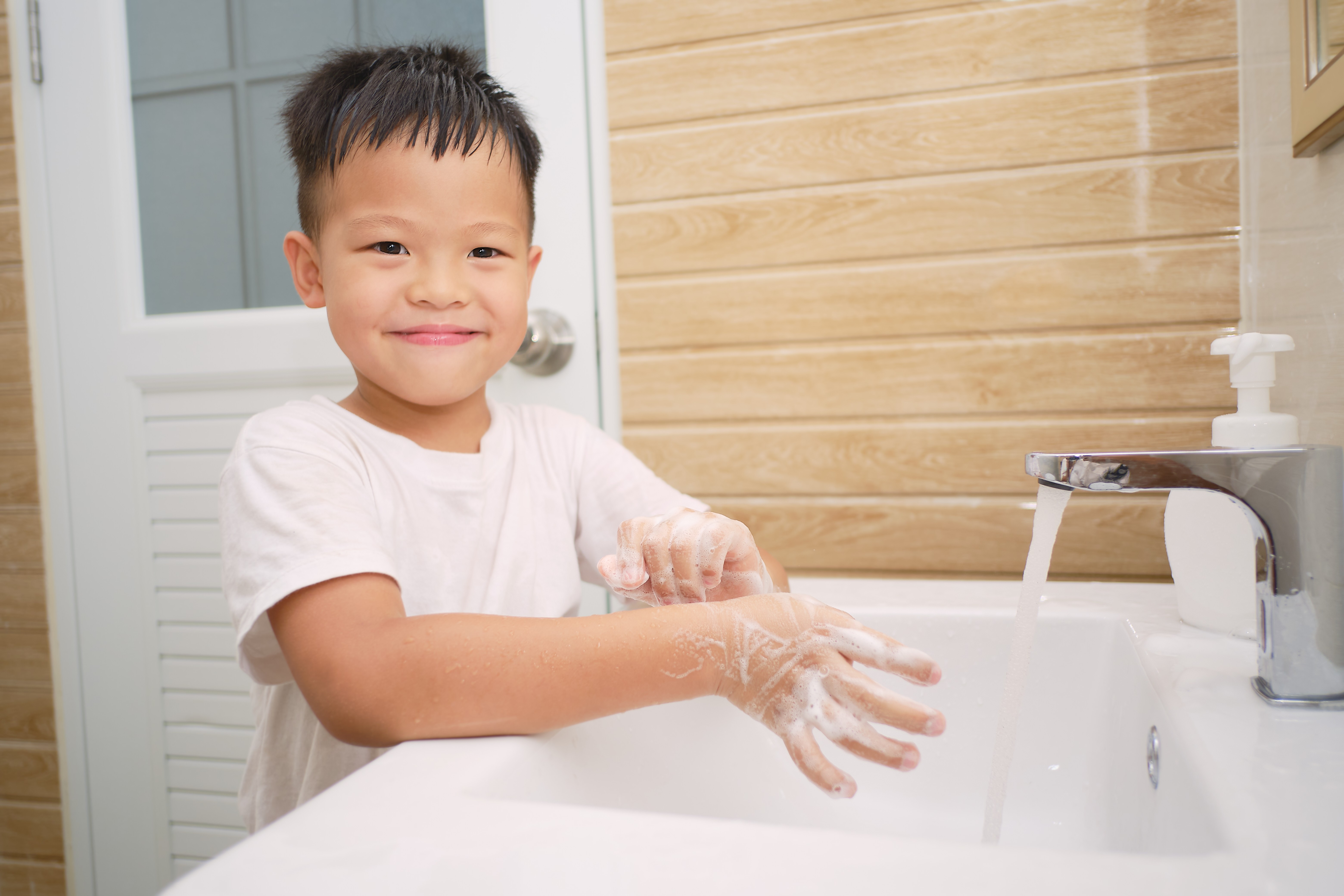 gondongan pada anak, gejala gondongan, cara mengatasi gondongan, virus gondongan, perawatan gondongan anak, Bunda, si Kecil